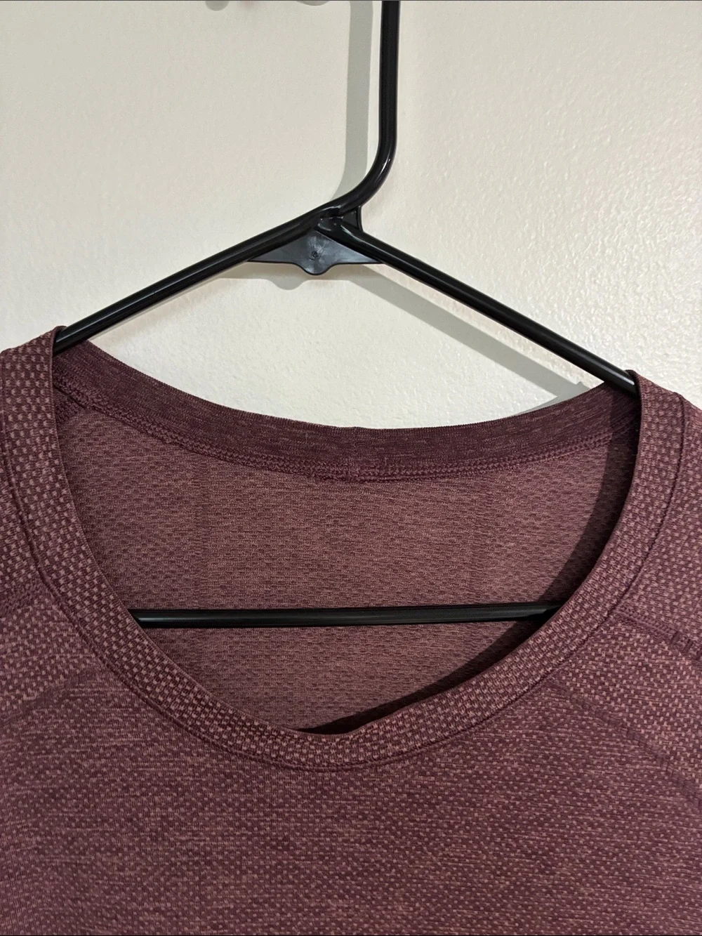 Lululemon Men’s Heathered Burgundy Long Sleeve Seamless Performance Shirt